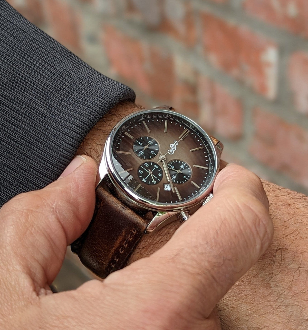 Brown Retro Chronograph - SNOODBANGER customs
